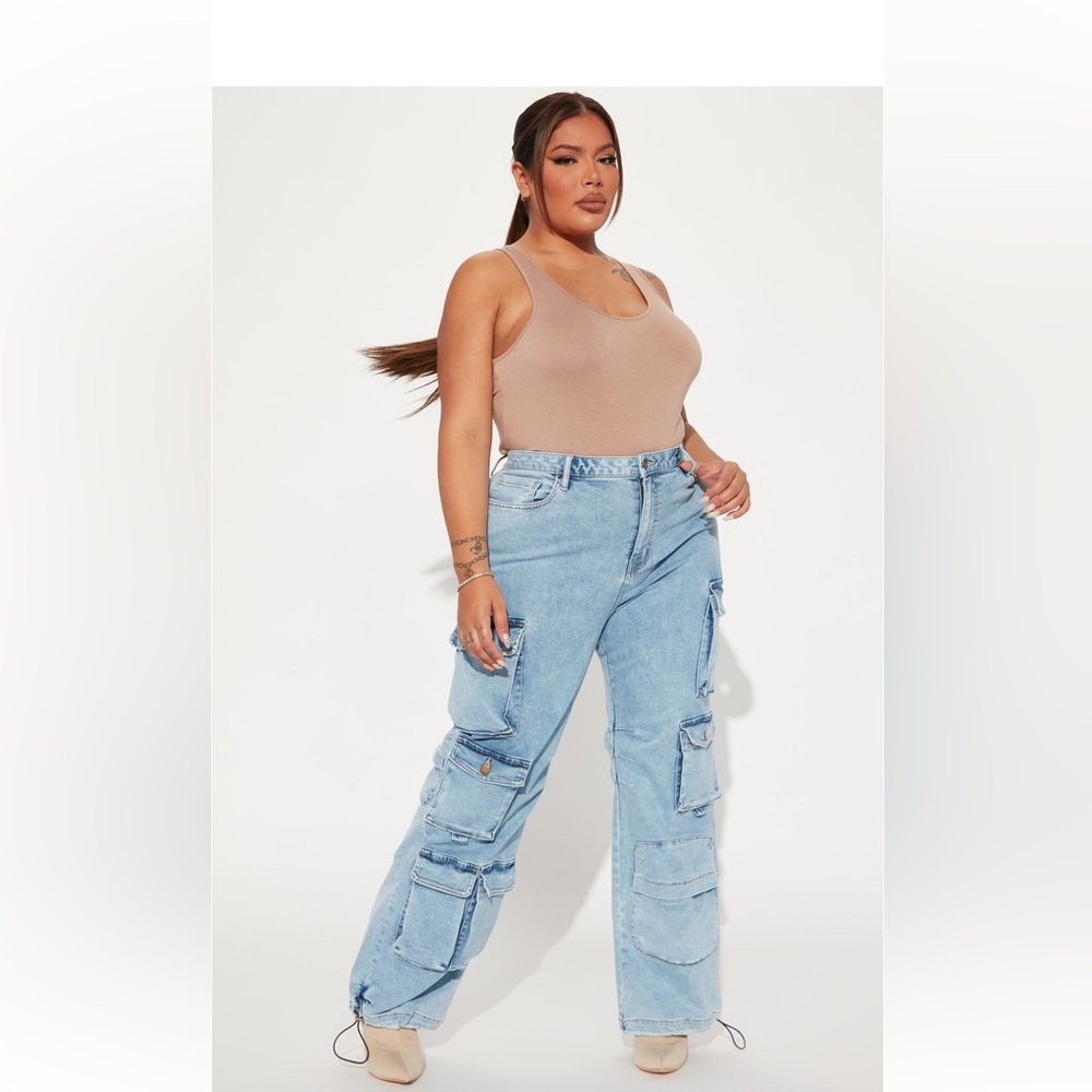 Fairfax High Rise Cargo Jeans. Size 14! BNWT! 👖👖
